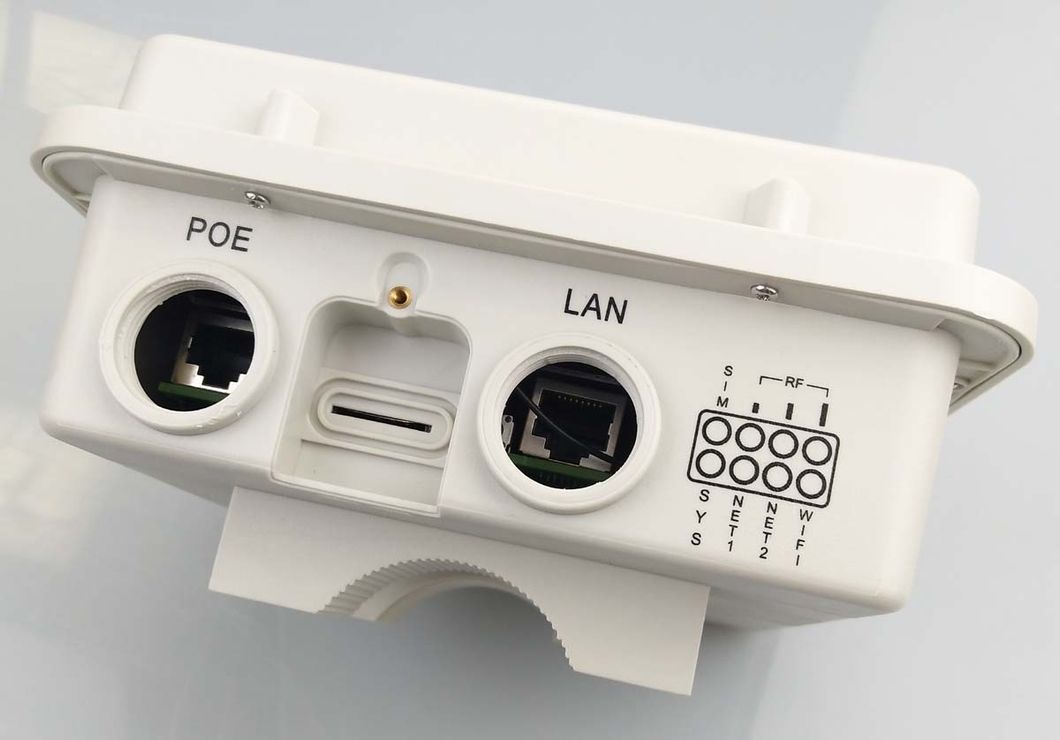 Hot Selling Outdoor Router Dual LAN Ports 3G/4G Lte CPE Router with SIM Card Slot